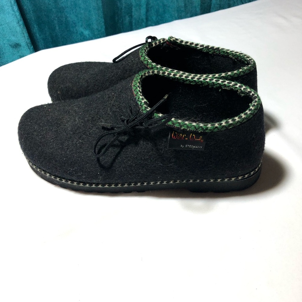 Stegman wild & wooly black boiled wool felt side lace womens 12 shoes minimalist
